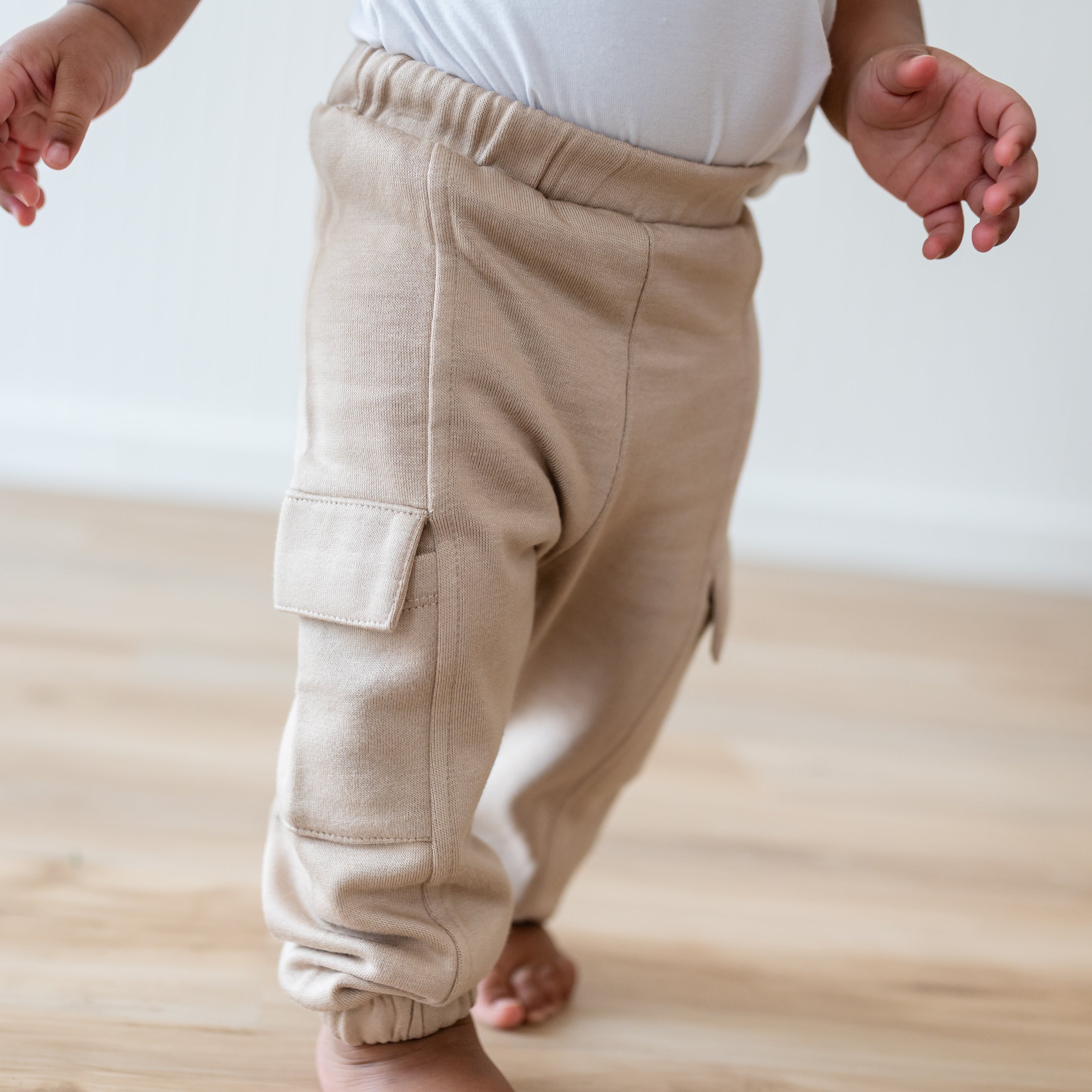 Fleece Cargo Pants in Almond