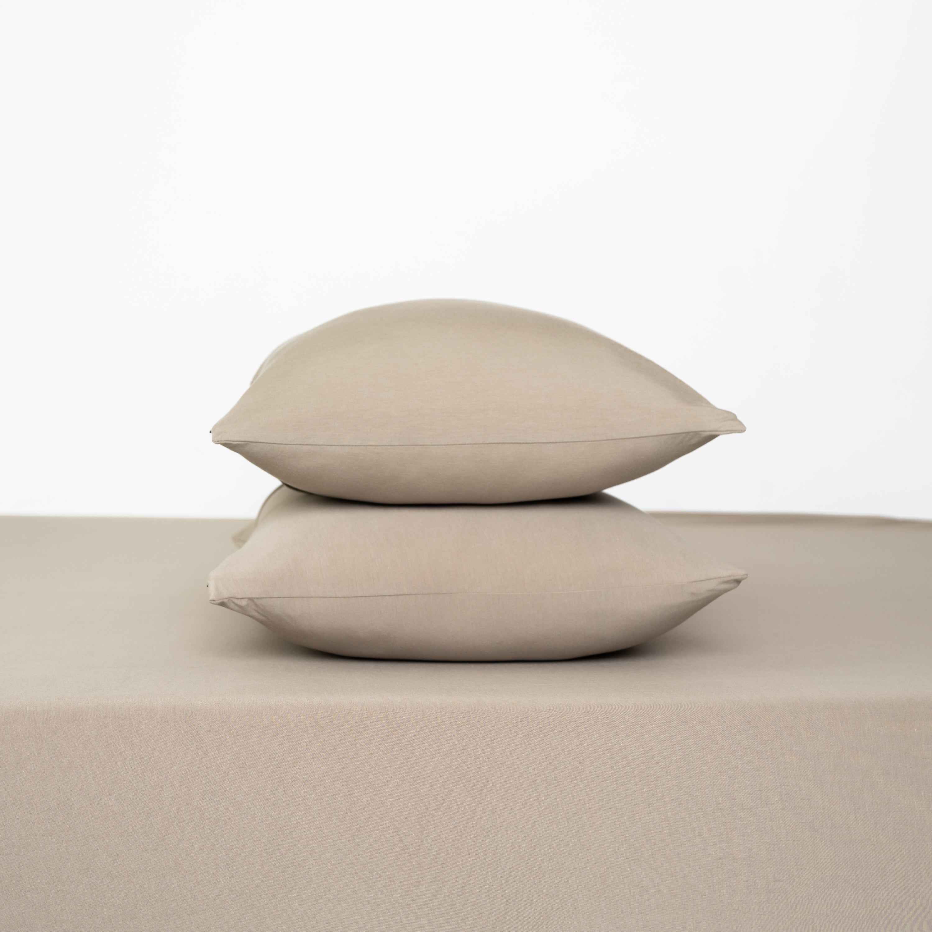 Fitted Sheet with Pillowcases in Almond