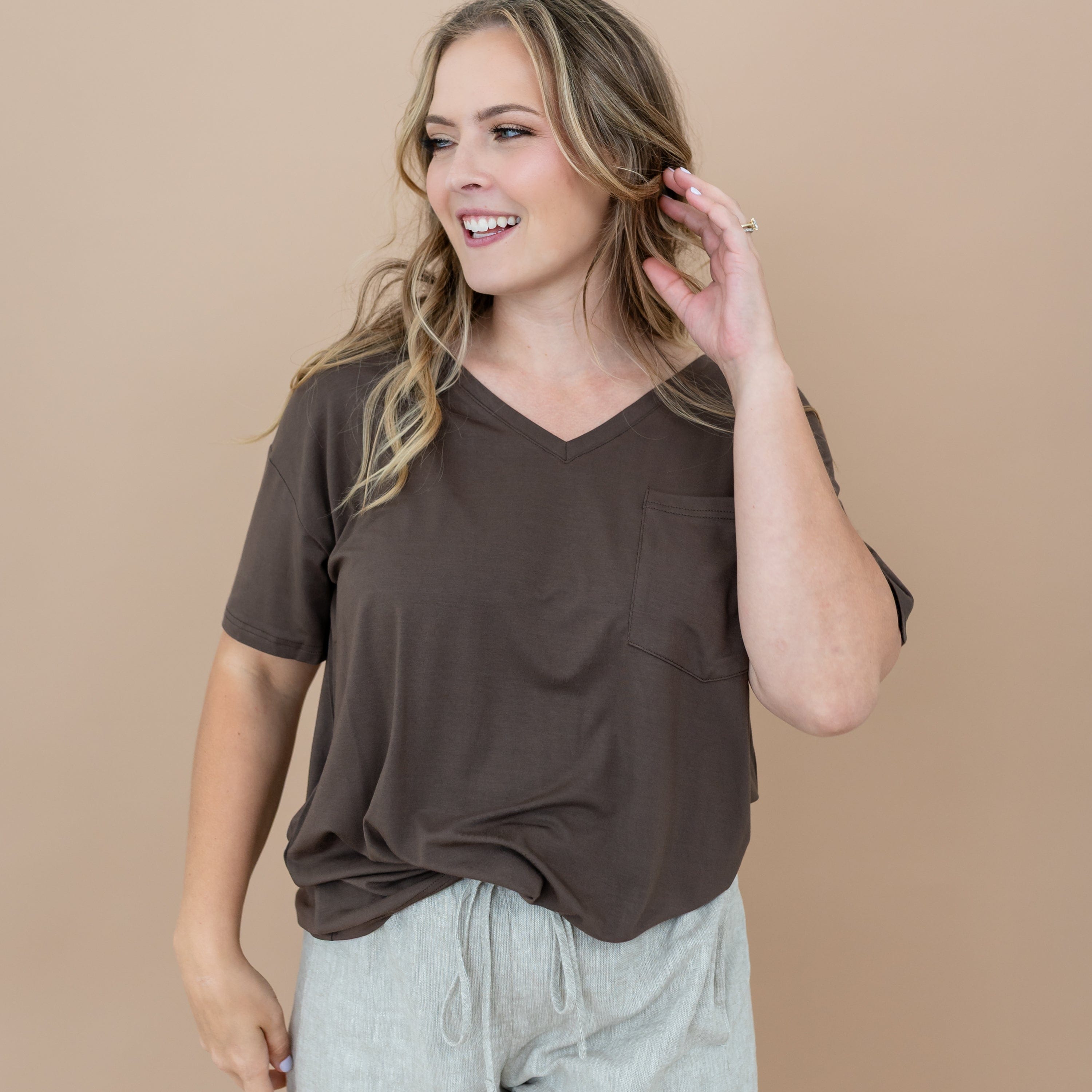 Women's Oversized V-Neck Tee in Espresso