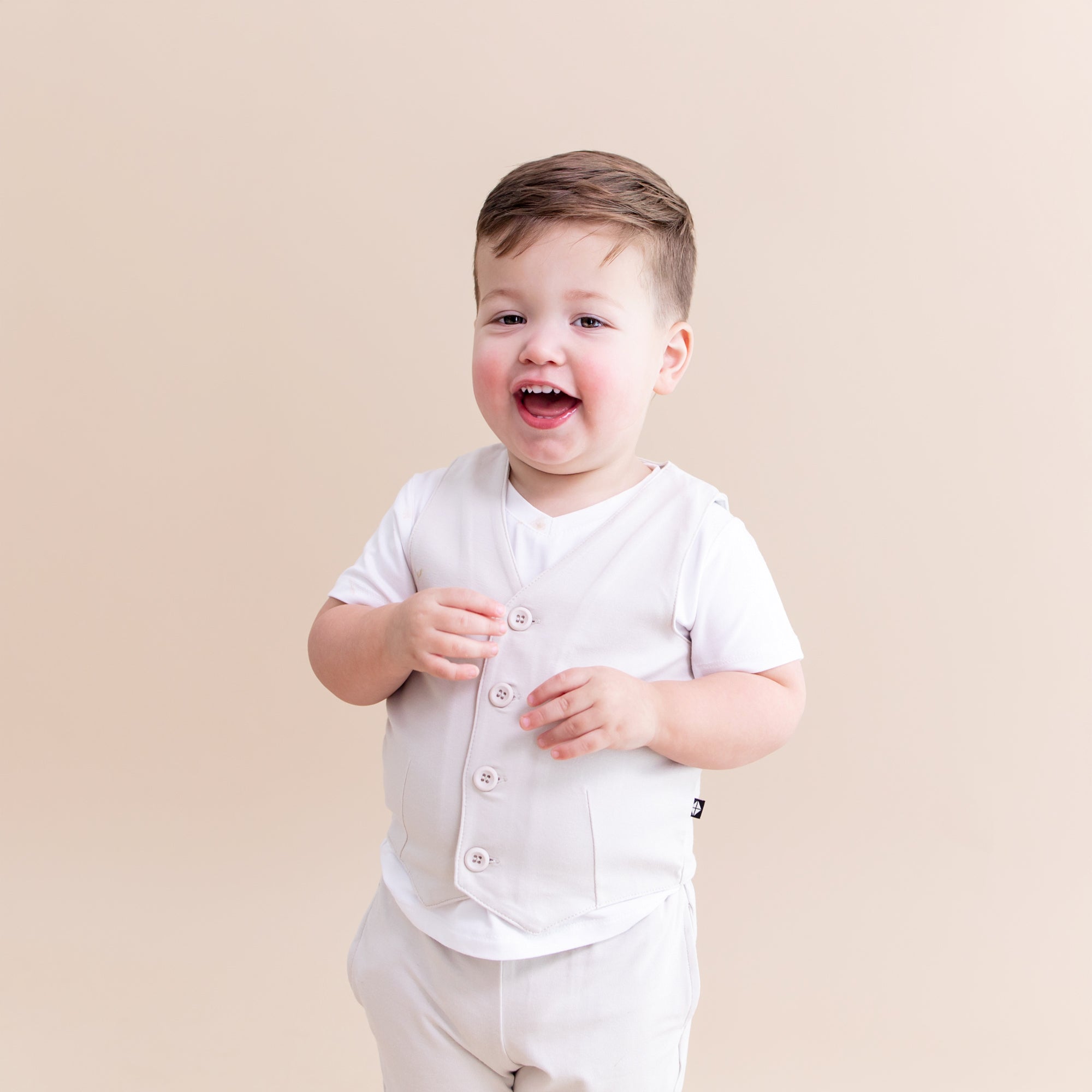 Tuxedo Vest in Oat
